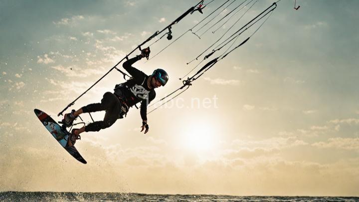 Get Airborne: Mastering the Art of Kiteboarding Tricks