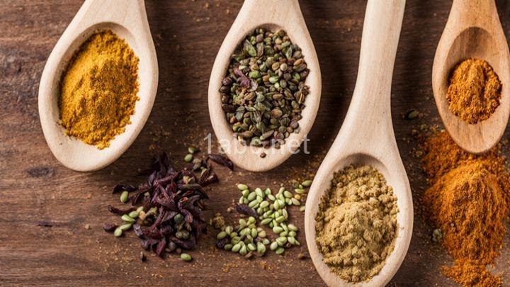 Homemade vs Store-Bought: The Pros and Cons of Flavorful Seasonings